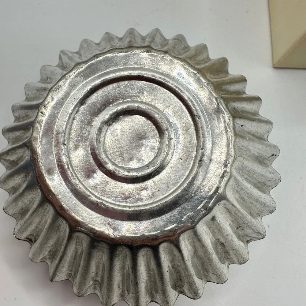 Vintage Gladd Co Sandbakkel Set No 45 Round Norwegian Tart Molds Tin Baking Cups